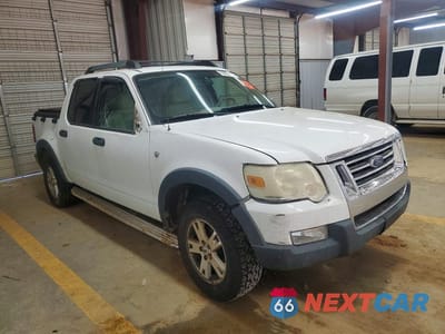 Czwarte zdjęcie samochodu z boku: 2007 FORD EXPLORER SPORT TRAC XLT VIN:1FMEU51827UA28683 - miniatura