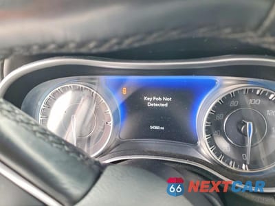 Zdjęcie 9 z 11 samochodu: 2022 CHRYSLER 300 TOURING VIN:2C3CCARG6NH158974 - miniatura