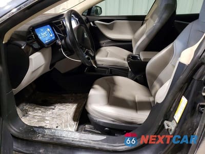 Zdjęcie 7 z 11 samochodu: 2016 TESLA MODEL S VIN:5YJSA1E27GF144887 - miniatura