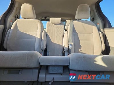 Zdjęcie 10 z 13 samochodu: 2015 TOYOTA SIENNA LE VIN:5TDKK3DC5FS558649 - miniatura