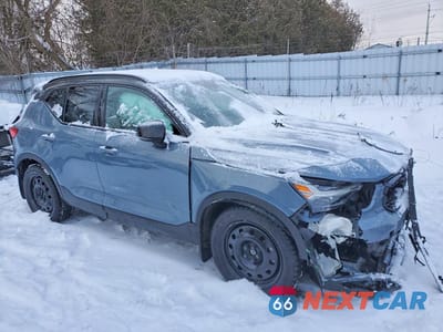 Czwarte zdjęcie samochodu z boku: 2021 VOLVO XC40 T5 R-DESIGN VIN:YV4162UMXM2494726 - miniatura