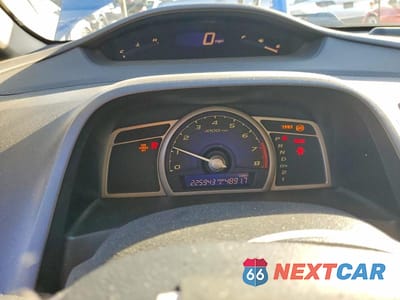 Zdjęcie 9 z 11 samochodu: 2010 HONDA CIVIC LX VIN:19XFA1F53AE029078 - miniatura