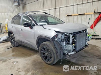 Czwarte zdjęcie samochodu z boku: 2025 TOYOTA RAV4 XSE VIN:2T3E6RFV2SW089287 - miniatura