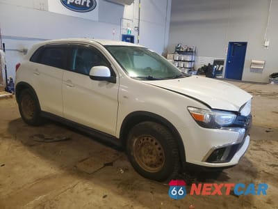Czwarte zdjęcie samochodu z boku: 2018 MITSUBISHI RVR SE VIN:JA4AJ3AU2JZ604001 - miniatura