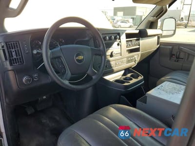 Zdjęcie 8 z 13 samochodu: 2019 CHEVROLET EXPRESS 2500 CARGO UTILITY / SERVICE VAN VIN:1GCWGAFP1K1228196 - miniatura
