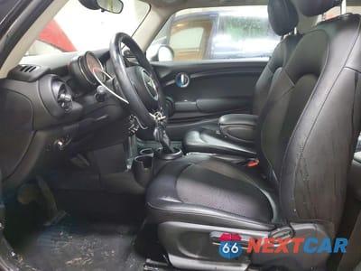 Zdjęcie 7 z 11 samochodu: 2018 MINI COOPER VIN:WMWXP5C53J2G63292 - miniatura