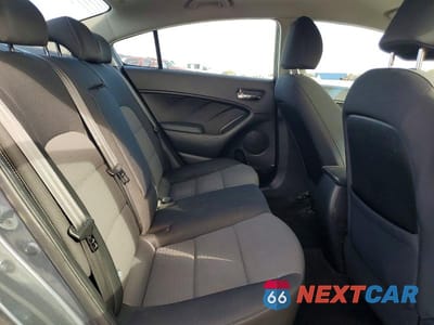 Zdjęcie 10 z 13 samochodu: 2016 KIA FORTE LX VIN:KNAFX4A63G5580838 - miniatura