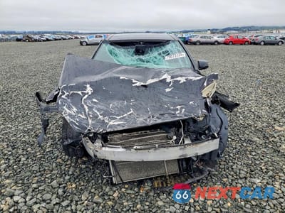 Piąte zdjęcie samochodu w środku: 2010 MERCEDES-BENZ E 550 4MATIC VIN:WDDHF9AB7AA160609 - miniatura