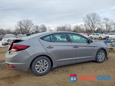 Trzecie zdjęcie samochodu z tyłu: 2020 HYUNDAI ELANTRA SE VIN:KMHD74LF8LU942813 - miniatura