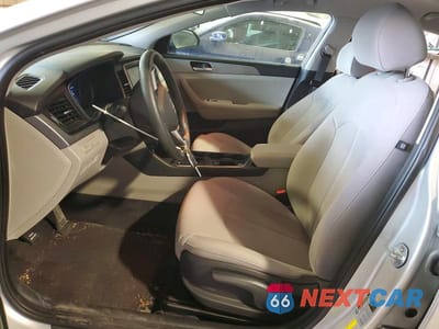 Zdjęcie 7 z 12 samochodu: 2019 HYUNDAI SONATA SE VIN:5NPE24AF7KH784242 - miniatura