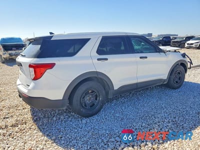 Trzecie zdjęcie samochodu z tyłu: 2022 FORD EXPLORER POLICE INTERCEPTOR VIN:1FM5K8AC2NGC23917 - miniatura