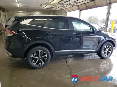 Trzecie zdjęcie samochodu z tyłu: 2024 KIA SPORTAGE EX VIN:5XYK3CDFXRG167666 - miniatura