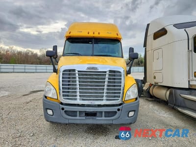Zdjęcie 9 z 10 samochodu: 2014 FREIGHTLINER CASCADIA SEMI TRUCK VIN:1FUJGLDR8ELFJ6439 - miniatura