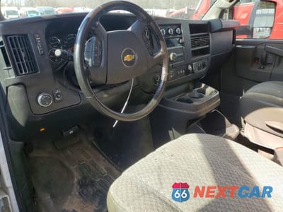 Zdjęcie 8 z 14 samochodu: 2022 CHEVROLET EXPRESS G3500 DELIVERY TRUCK VIN:1GB3GSC78N1257166 - miniatura
