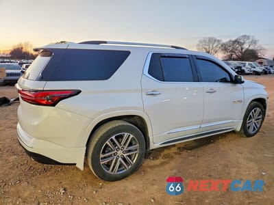 Trzecie zdjęcie samochodu z tyłu: 2023 CHEVROLET TRAVERSE HIGH COUNTRY VIN:1GNERNKW6PJ315746 - miniatura