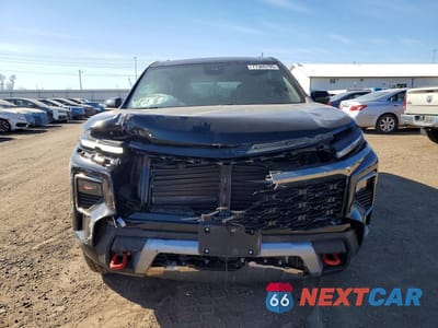 Piąte zdjęcie samochodu w środku: 2025 CHEVROLET TRAVERSE Z71 VIN:1GNEVJRS8SJ226843 - miniatura