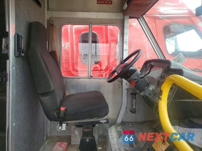 Piąte zdjęcie samochodu w środku: 2019 FORD F59 DELIVERY TRUCK VIN:1F66F5KY7K0A01614 - miniatura