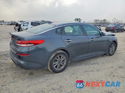 Trzecie zdjęcie samochodu z tyłu: 2019 KIA OPTIMA LX VIN:5XXGT4L33KG378690 - miniatura