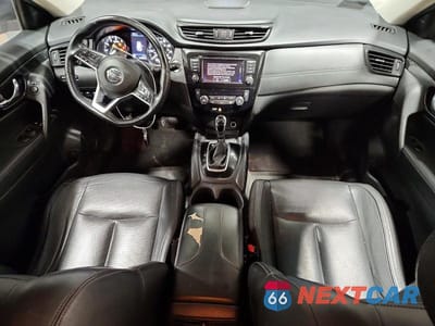 Zdjęcie 8 z 13 samochodu: 2018 NISSAN ROGUE SL VIN:JN8AT2MT4JW464830 - miniatura