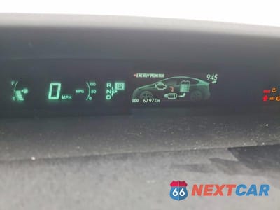 Zdjęcie 9 z 11 samochodu: 2013 TOYOTA PRIUS VIN:JTDKN3DU6D5545119 - miniatura
