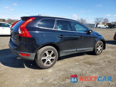 Trzecie zdjęcie samochodu z tyłu: 2013 VOLVO XC60 T6 VIN:YV4902DZXD2425826 - miniatura