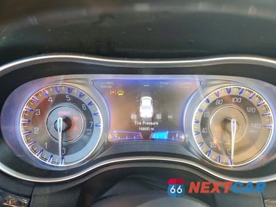 Zdjęcie 9 z 11 samochodu: 2019 CHRYSLER 300 LIMITED VIN:2C3CCAKG1KH528797 - miniatura