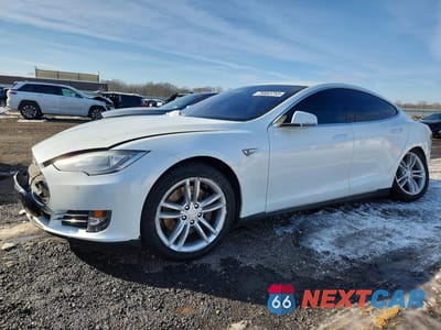 2014 TESLA MODEL S 5YJSA1H1XEFP38471 - główne zdjęcie licytacji z USA - miniatura
