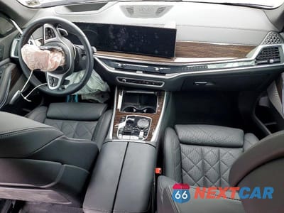 Zdjęcie 8 z 12 samochodu: 2024 BMW X5 XDRIVE50E VIN:5UX43EU00R9T77161 - miniatura