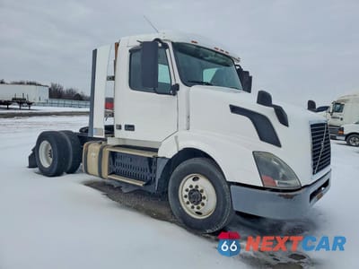 2016 VOLVO VNL SEMI TRUCK 4V4N39TG4GN965567 - główne zdjęcie licytacji z USA - miniatura