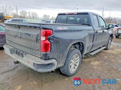 Trzecie zdjęcie samochodu z tyłu: 2019 CHEVROLET SILVERADO K1500 LT VIN:1GCRYDEK3KZ284031 - miniatura