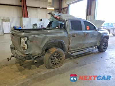 Trzecie zdjęcie samochodu z tyłu: 2024 CHEVROLET COLORADO TRAIL BOSS VIN:1GCPTEEK6R1171081 - miniatura