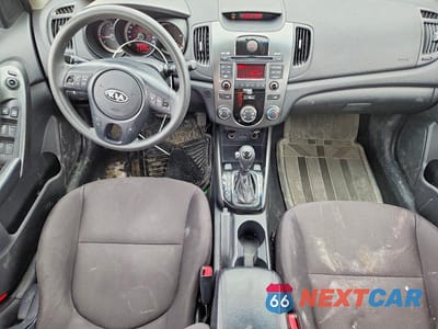 Zdjęcie 8 z 12 samochodu: 2013 KIA FORTE VIN:KNAFU5A23D5700032 - miniatura