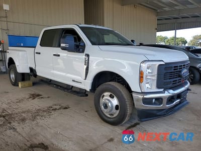 Czwarte zdjęcie samochodu z boku: 2025 FORD F350 SUPER DUTY VIN:1FT8W3DT5SED00730 - miniatura