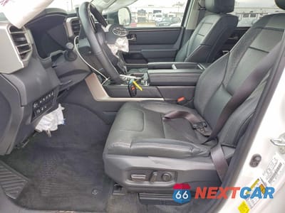 Zdjęcie 7 z 13 samochodu: 2024 TOYOTA TUNDRA LIMITED HV VIN:5TFWC5DBXRX043419 - miniatura