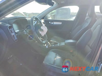 Zdjęcie 7 z 12 samochodu: 2019 VOLVO XC40 T5 MOMENTUM VIN:YV4162XZ0K2008199 - miniatura