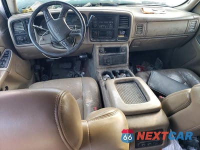 Zdjęcie 8 z 11 samochodu: 2004 CHEVROLET SILVERADO K3500 VIN:1GCJK33264F180620 - miniatura