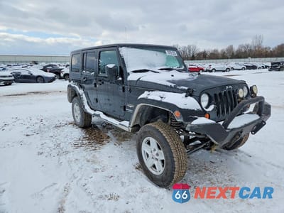 Czwarte zdjęcie samochodu z boku: 2008 JEEP WRANGLER UNLIMITED SAHARA VIN:1J4GA59148L637126 - miniatura