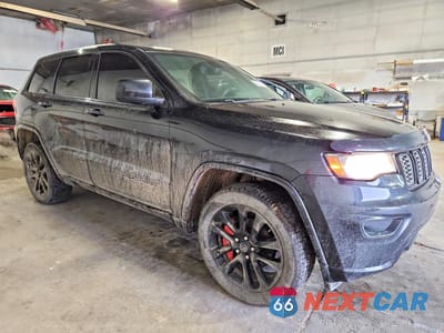Czwarte zdjęcie samochodu z boku: 2018 JEEP GRAND CHEROKEE LAREDO VIN:1C4RJFAG9JC389174 - miniatura