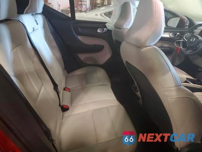 Zdjęcie 11 z 13 samochodu: 2019 VOLVO XC40 T5 MOMENTUM VIN:YV4162UK7K2052126 - miniatura
