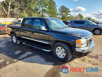 Czwarte zdjęcie samochodu z boku: 2005 GMC NEW SIERRA C1500 VIN:2GTEC13T251104803 - miniatura