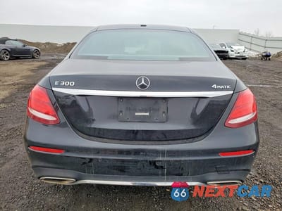 Zdjęcie 6 z 11 samochodu: 2017 MERCEDES-BENZ E 300 4MATIC VIN:WDDZF4KB2HA026106 - miniatura