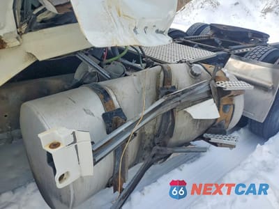 Zdjęcie 9 z 10 samochodu: 2007 VOLVO VN VNL - SEMI TRUCK VIN:4V4NC9GH97N468713 - miniatura