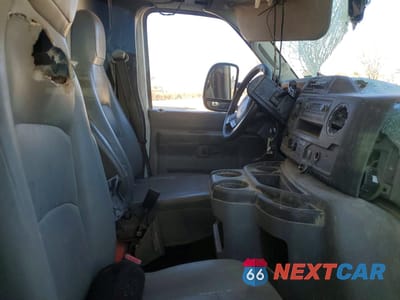 Zdjęcie 10 z 12 samochodu: 2022 FORD E450 DELIVERY TRUCK VIN:1FDXE4FN9NDC35678 - miniatura