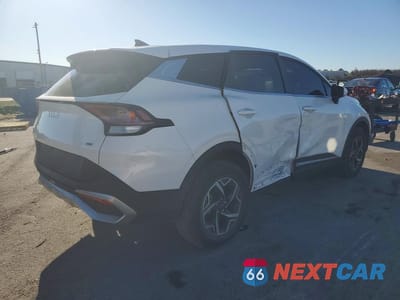 Trzecie zdjęcie samochodu z tyłu: 2024 KIA SPORTAGE LX VIN:KNDPUCDFXR7252037 - miniatura