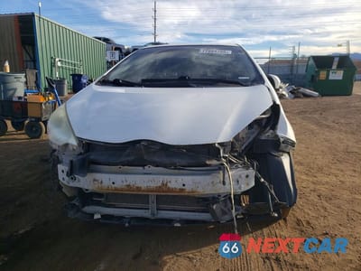 Piąte zdjęcie samochodu w środku: 2013 TOYOTA PRIUS C VIN:JTDKDTB30D1550823 - miniatura