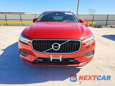Piąte zdjęcie samochodu w środku: 2018 VOLVO XC60 T5 MOMENTUM VIN:YV4102RK7J1089076 - miniatura