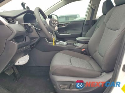 Zdjęcie 7 z 13 samochodu: 2025 TOYOTA RAV4 XLE VIN:4T3RWRFVXSU213520 - miniatura