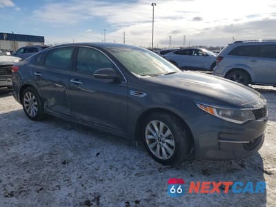 Czwarte zdjęcie samochodu z boku: 2017 KIA OPTIMA LX VIN:5XXGT4L30HG131202 - miniatura
