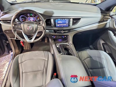 Zdjęcie 8 z 13 samochodu: 2023 BUICK ENCLAVE ESSENCE VIN:5GAEVAKW2PJ185429 - miniatura