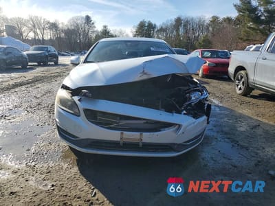 Piąte zdjęcie samochodu w środku: 2014 VOLVO S60 T5 VIN:YV1612FH4E1279268 - miniatura